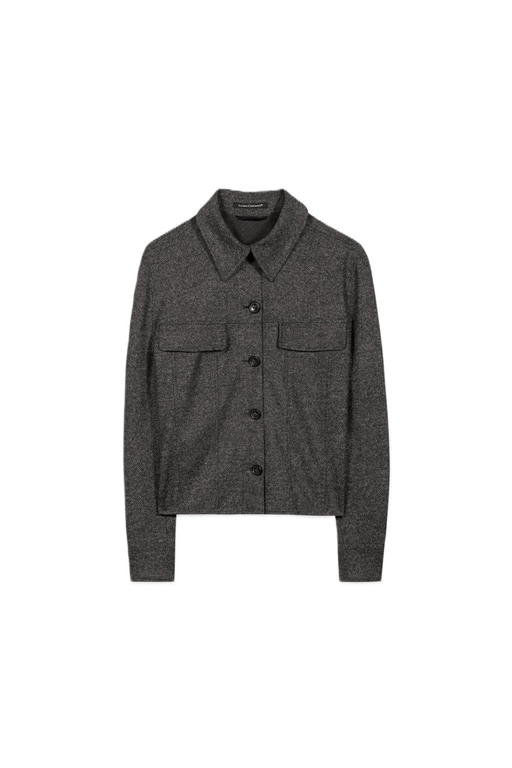 Hemd Luisa Cerano Anthracite. Diese schicke Hemdjacke aus meliertem Punto-Milano mit Stretch-Anteil überzeugt mit ihrem modernen und zugleich bequemen Look. Der klassische Kragen, die Knopfleiste und geknöpfte Manschetten verleihen ihr eine zeitlose Note. Seitliche Eingriffstaschen und angedeutete Brusttaschen runden das Design ab. Das Hemd fällt größengerecht und gerade geschnitten aus.