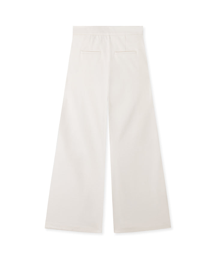 Hose Cambio Amber in 030 Winter White/Ecru. Lange Hose mit weitem Bein und Ziernaht auf der Vorderseite. Seitliche Eingriffstaschen und bequemer Gummibund. Stecktaschen auf der Rückseite.
