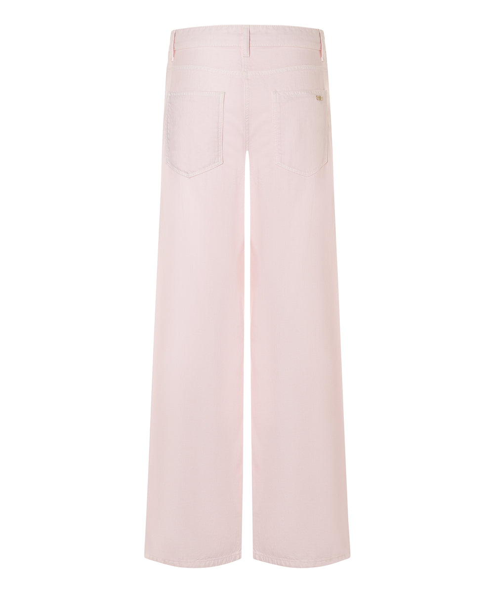 Hose Cambio Baggy. Schöne sommerliche Hose in rosa. Die Hose hat ein langes gerades Bein und Taschen. Man kann sie mit einem Knopf verschließen. Zusätzlich gibt es noch ein dekoratives Bindeband am Bund. Die Ware ist sehr leicht und fließend.