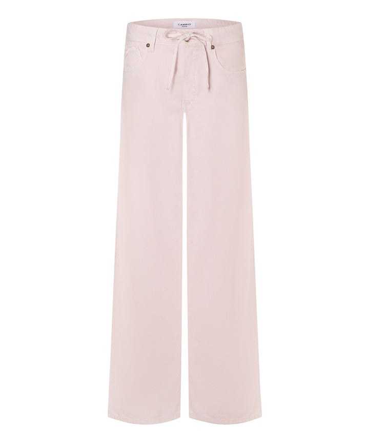 Hose Cambio Baggy. Schöne sommerliche Hose in rosa. Die Hose hat ein langes gerades Bein und Taschen. Man kann sie mit einem Knopf verschließen. Zusätzlich gibt es noch ein dekoratives Bindeband am Bund. Die Ware ist sehr leicht und fließend.