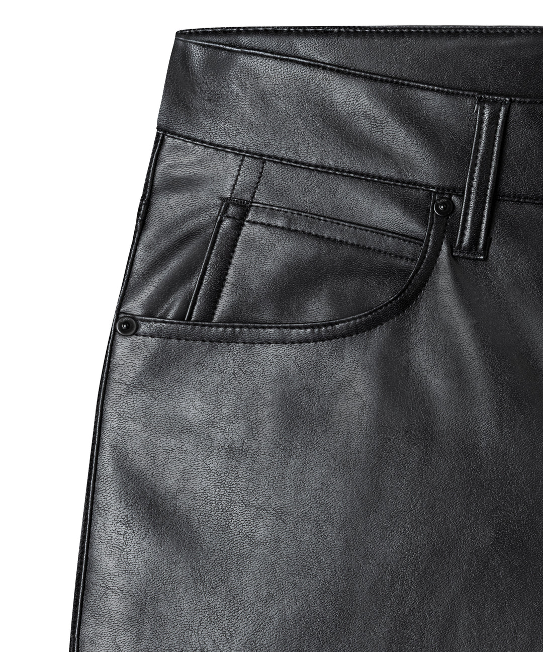 Hose CAMBIO Fabienne in schwarzer Lederoptik. Schmaler Schnitt bis zum Knie mit leicht ausgestelltem Flared Fit. 5-Pocket-Design mit Gürtelschlaufen sowie Knopf- und Reißverschluss. Material aus Polyamid und Polyurethan.
