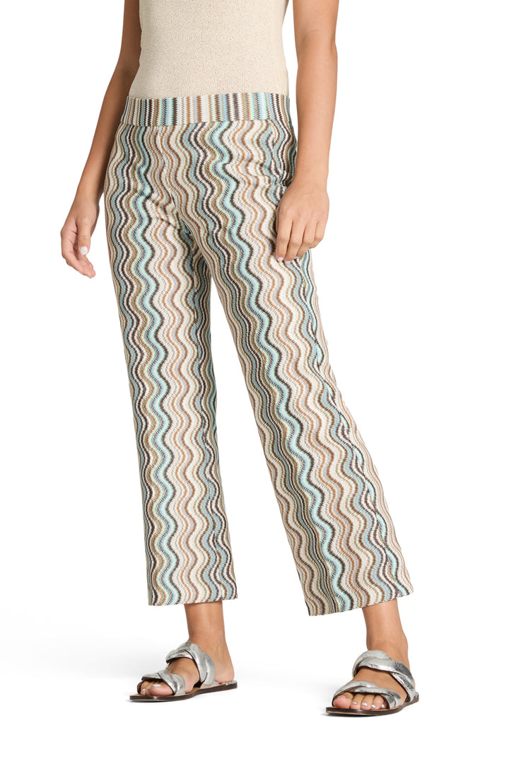 Hose von Cambio im extravagantem Muster mit Gummibund und Kick. Die Hose ist leicht verkürzt und gibt es von 34 bis 42.