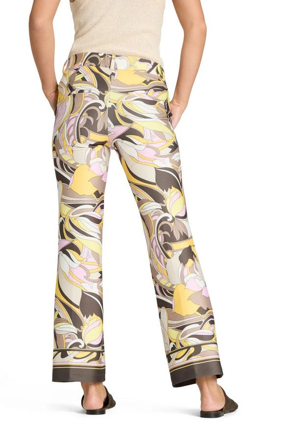 Hose von Cambio Francoise cropped mit Pucci Print. Die Hose hat Taschen und ist verkürzt geschnitten. In mehreren Farben erhältlich. 