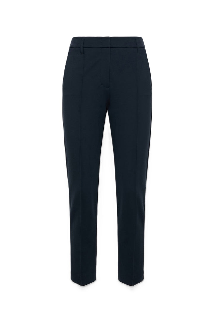 Hose Dorothee Schumacher Emotional Essence Pants in dark navy. Hose aus softem Punto Milano mit klassischer Zigaretten-Silhouette. Mittlere bis hohe Leibhöhe, figurnaher Schnitt an Hüfte und Taille. Verkürztes Bein mit Bügelfalte. Leistentaschen auf der Rückseite.