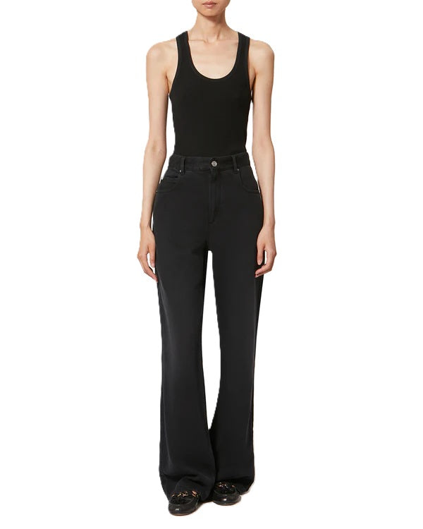 Jeans Isabel Marant BELVIRA. Diese Bootcut-Jeans aus fließendem Denim überzeugt mit ihrem langen, nach unten weit ausgestellten Bein. Der hohe, angesetzte Bund mit Gürtelschlaufen und Metallknopf. 