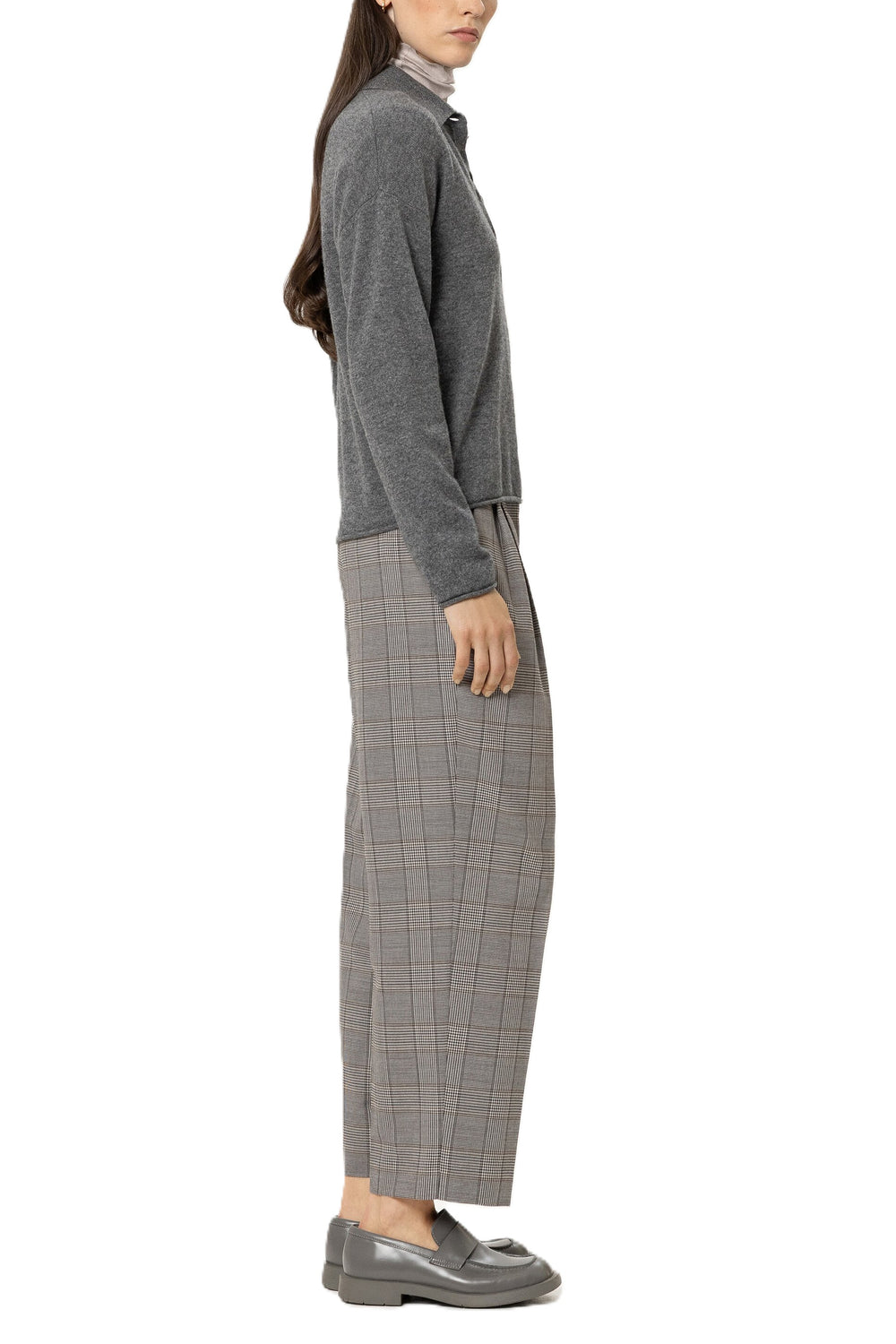 Graue Karo-Hose von Luisa Cerano im Glencheck-Dessin mit Tapered-Schnitt, Bundfalten und verkürzter Länge.