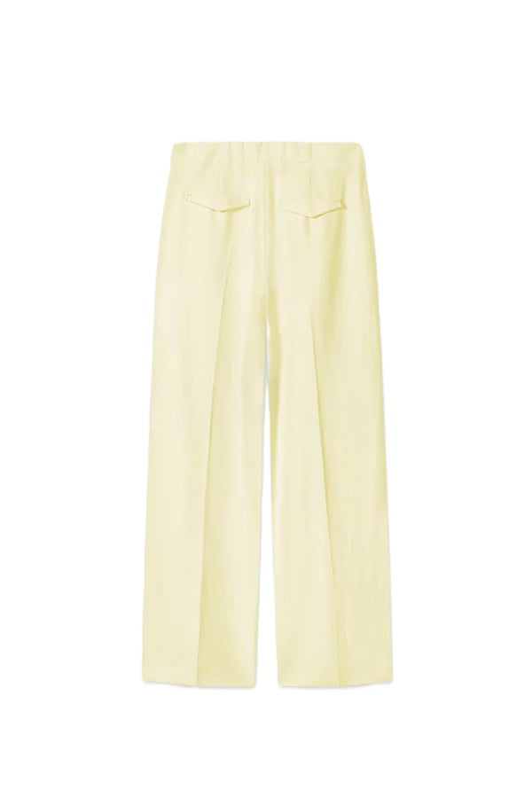 Hose Luisa Cerano Wideleg-Pants aus Leinen-Mix in gelb. Weite Hose in gelb aus hochwertigem Leinen-Mischgewebe mit Bundfalten. Die Hose hat zwei Eingriffstaschen und zwei Fake-Taschen mit Patte auf der Rückseite. Auf der Rückseite befindet sich ein Gummizug, wodurch die Hose einen sehr hohen Tragekomfort bekommt.
