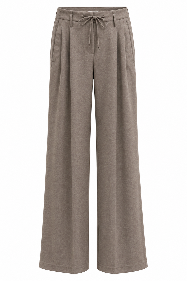 Braune Wide-Leg-Hose von Narli mit weitem, fließendem Bein, klassischen Bügelfalten, verstellbarem Kordelzug, Gürtelschlaufen und seitlichen Eingriffstaschen.