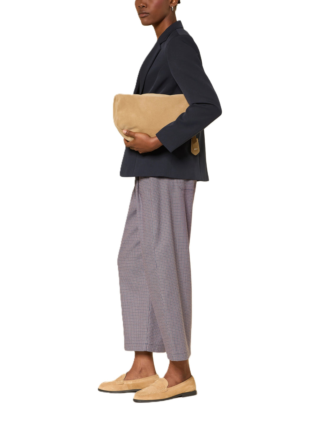 Hose PNTS 35_THE MINI L. Coole und moderne Hose mit Glencheckmuster in verschiedenen Herbsttönen. Die Hose hat Bundfalten und ist verkürzt geschnitten. Auf der Rückseite befinden sich Gesäßtaschen. Die Hose hat seitliche Eingriffstaschen. Die Leibhöhe ist erhöht und die Hose hat einen elastischen Bund, Knopf und Reißverschluss