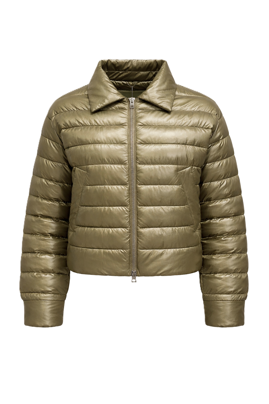 Jacke von Herno in kaki aus einer Leictdaune gefertigt. Die Jacke ist federleicht und hat einen Kragen und Zip. Man kann sie seitlich mit zwei Knöpfen größer oder kleiner stellen. Sie ist leict ausgestellt und kürzer geschnitten. 