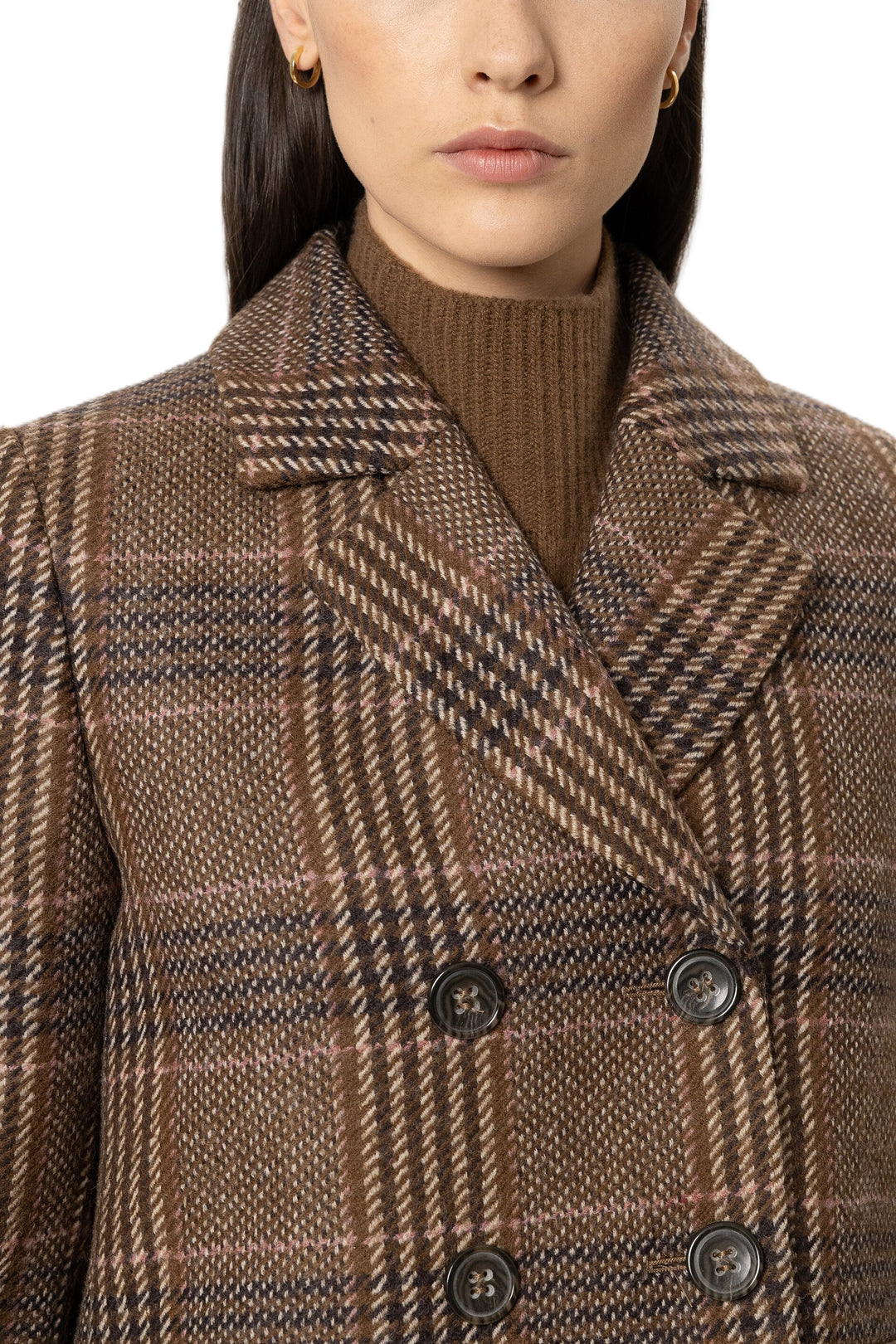 Blazer Luisa Cerano in Multi. Dieser kastiger Blazer im Karomuster besteht aus 100 % Schurwolle. Doppelreihiger mit Reverskragen und hochwertigen Hornknöpfen. Dazu zwei aufgesetzte Pattentaschen. Gefüttert.