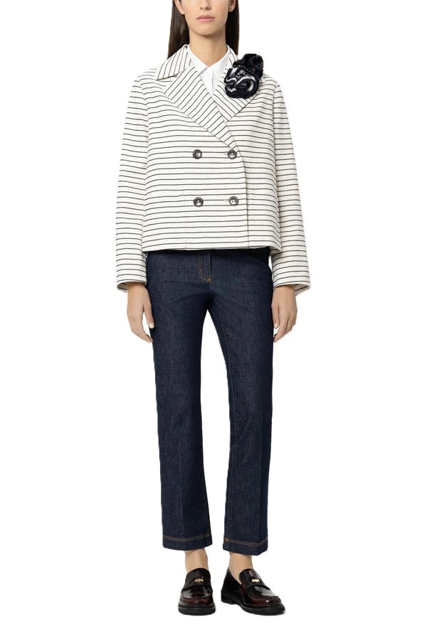 Jacke von Luisa Cerano. Cabanjacke mit Streifen und Revers. Doppelreiher in Boxyform in blau und weiß.
