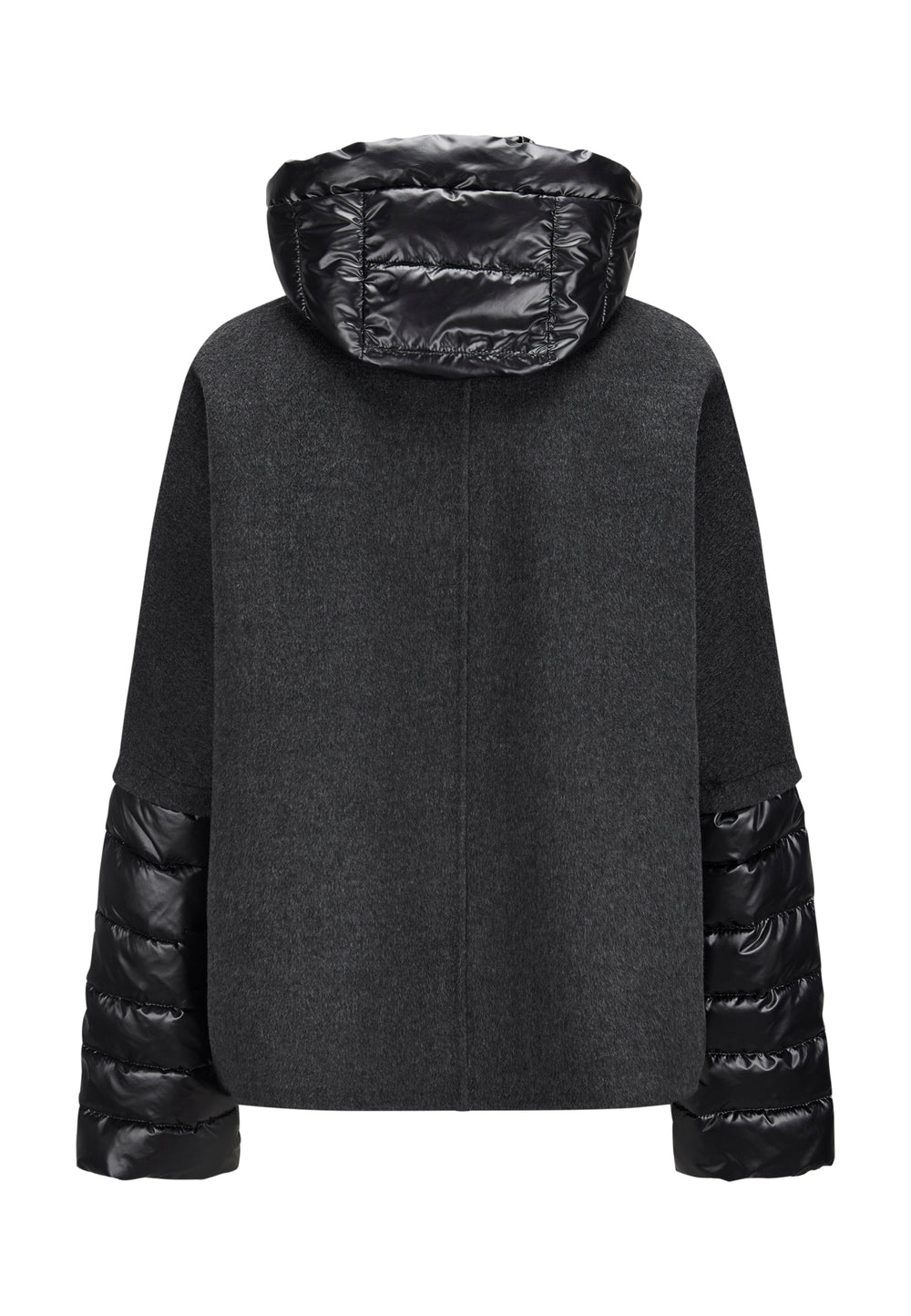 Jacke Milestone MSAzalea in anthrazit. Schöne Jacke mit zweierlei Stoffmix. Die Jacke besteht aus Wolle Doubleface und Stepp. Sie hat eine leichte A-Form und einen dekorativen Stehkragen aus Strick. Die Jacke hat eine abnehmbare Kapuze aus Nylon mit Tunnelzug. Die Ärmel sind aus Nylon gesteppt. Sie hat einen Metall-Reißverschluss in der vorderen Mitte und Eingriffstaschen.