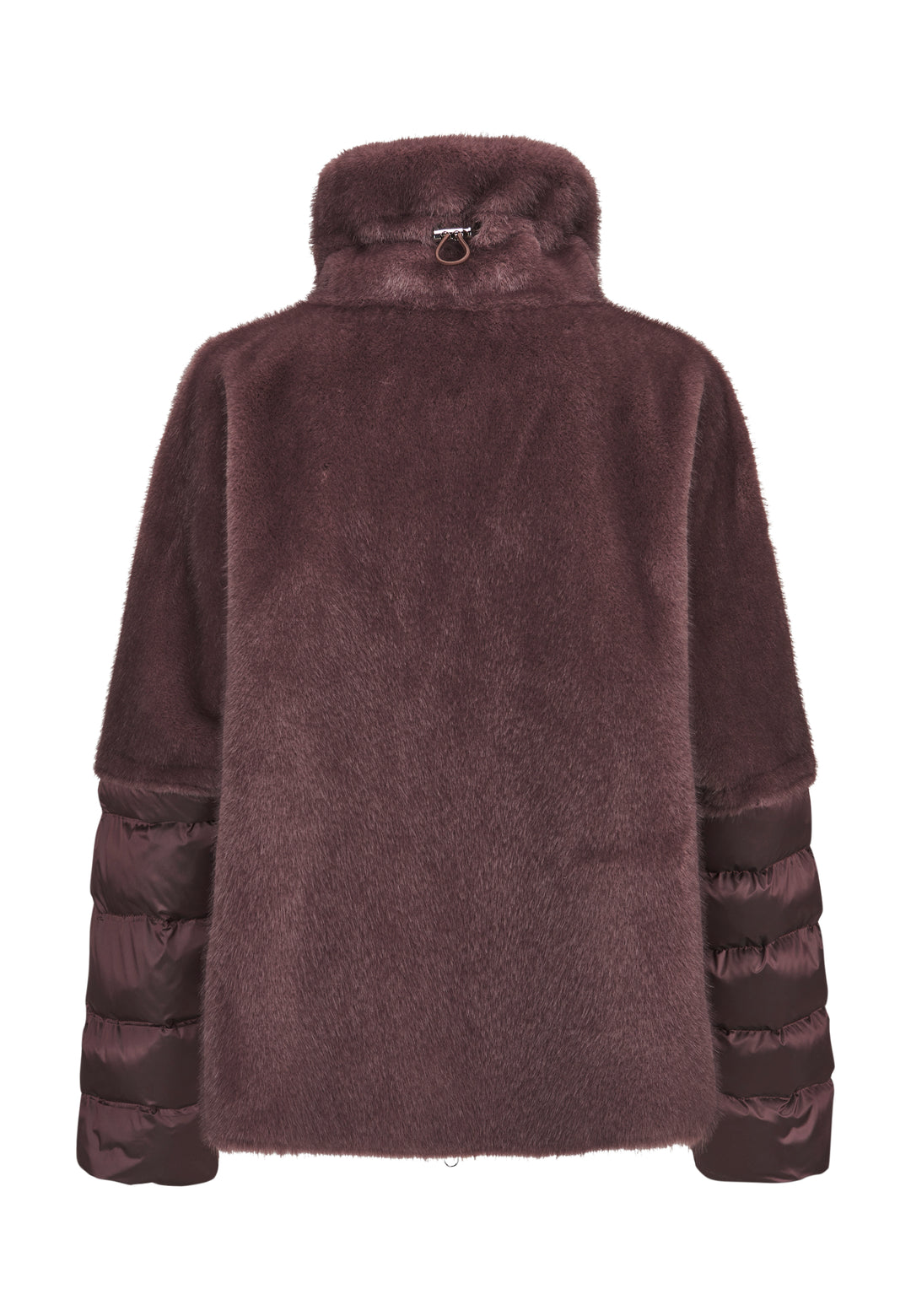 Jacke Milestone MSLorena braun. Moderne kurze Cape-Jacke aus einem Mix von Fakefur und Nylonstepp. Die Jacke ist Fake Pelz im Nerz-Look bondiert mit Velours Ton in Ton. Teilweise sind geschnittene Kanten mit verarbeitet. Stehkragen mit Tunnelzug und raffiniertem Tunneldetail. Die Jacke hat einen praktische Zwei-Wege-Reißverschluss.