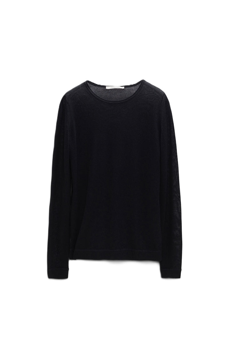 Kaschmir Pullover Dorothee Schumacher Bodycon Luxury O-Neck in pure black. Weicher, leichter Kaschmirstrick mit figurnahem Schnitt. Rundhalsausschnitt. Flatlock-Nahtdetails an Halsausschnitt, Saum und Ärmelbündchen.