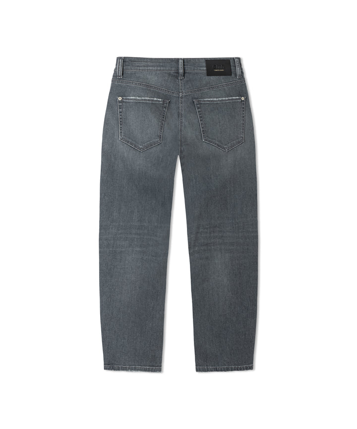 Jeans Cambio Elli in grey cosy used. Jeans in leicht verwaschenen grau. Die Jeans ist leicht verkürzt und hat ein gerades Bein. Sie hat Taschen, Knopf und Reißverschluss. Sie hat klassische Gürtelschlaufen.