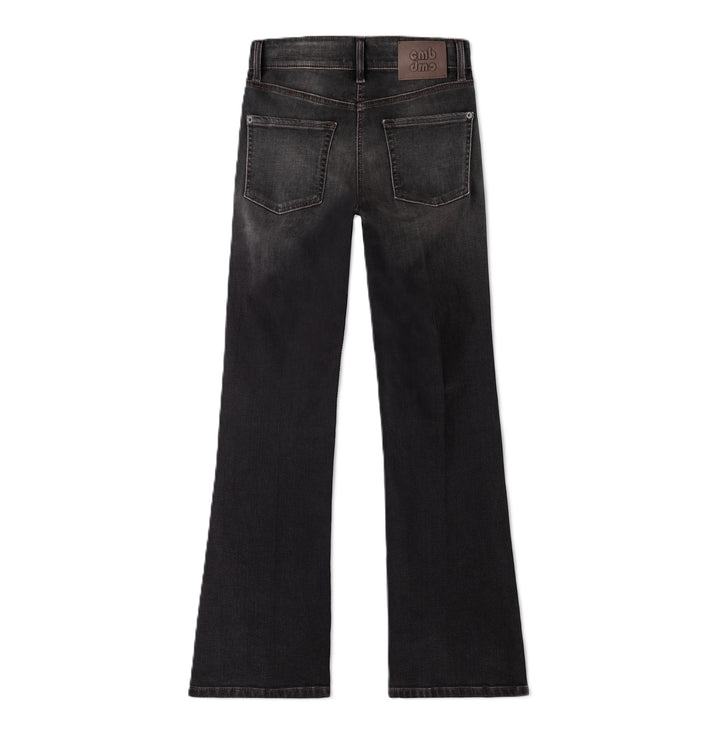 Jeans Cambio Paris Flared in Dunkelbraun. Dezente Used-Optik mit Mid-Waist und ausgestelltem Flared Leg. Klassischer Five-Pocket-Style mit kontrastierenden Steppnähten. 