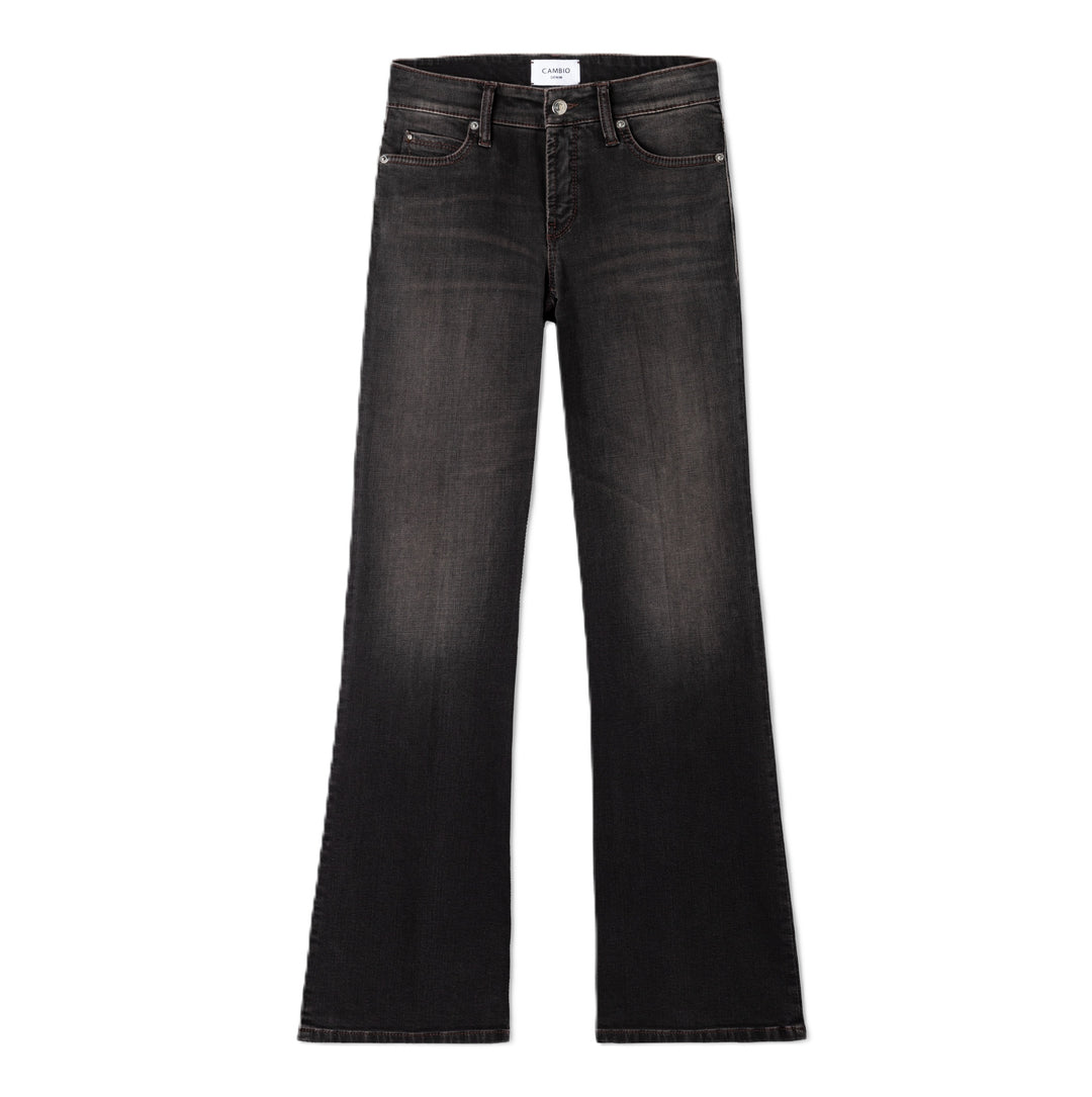 Jeans Cambio Paris Flared in Dunkelbraun. Dezente Used-Optik mit Mid-Waist und ausgestelltem Flared Leg. Klassischer Five-Pocket-Style mit kontrastierenden Steppnähten. 