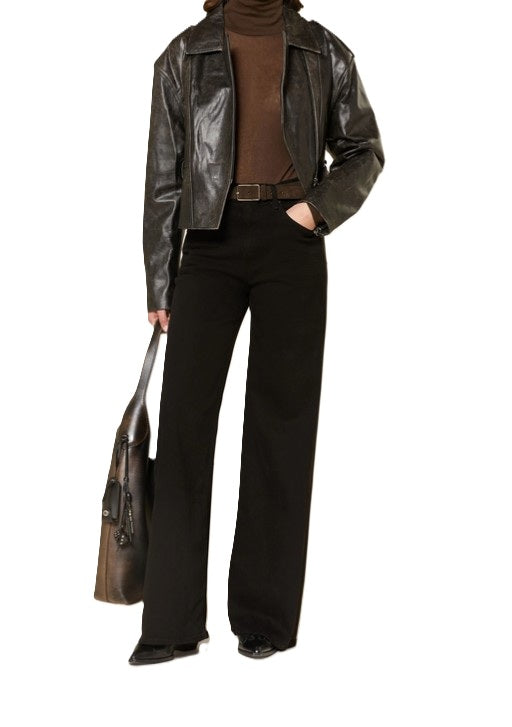 Jeans Citizens of Humanity Lyra in black. Die schwarze Jeans hat ein gerades weites Bein und eine angenehm weiche Haptik. Sie hat Gürtelschlaufen und einen Zip-Fly-Verschluss. Die Jeans ist im&amp;nbsp;5-Pocket-Style geschnitten. Aufgrund der weichen Ware und dem Stretchanteil hat die Hose einen angenehmen Tragekomfort.