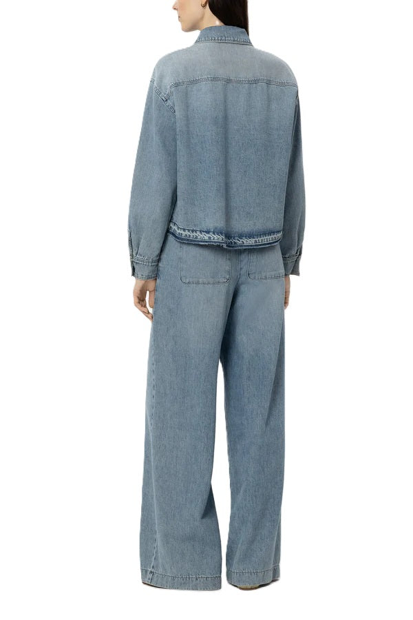 Jeans Luisa Cerano Wideleg. Jeans aus leichter Baumwoll-Lyocell-Mischung mit besonders weitem Bein, vier Taschen und Bundfalten. Als stylisher Blickfang sind am seitlichen Bund Knopfriegel angebracht.