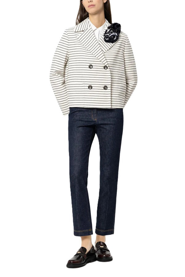 Hose von Luisa Cerano Authentic Kickflare Denim- Dunkelblau in gerader Form. Jeans mit Kontrastnähten und geradem Bein. 