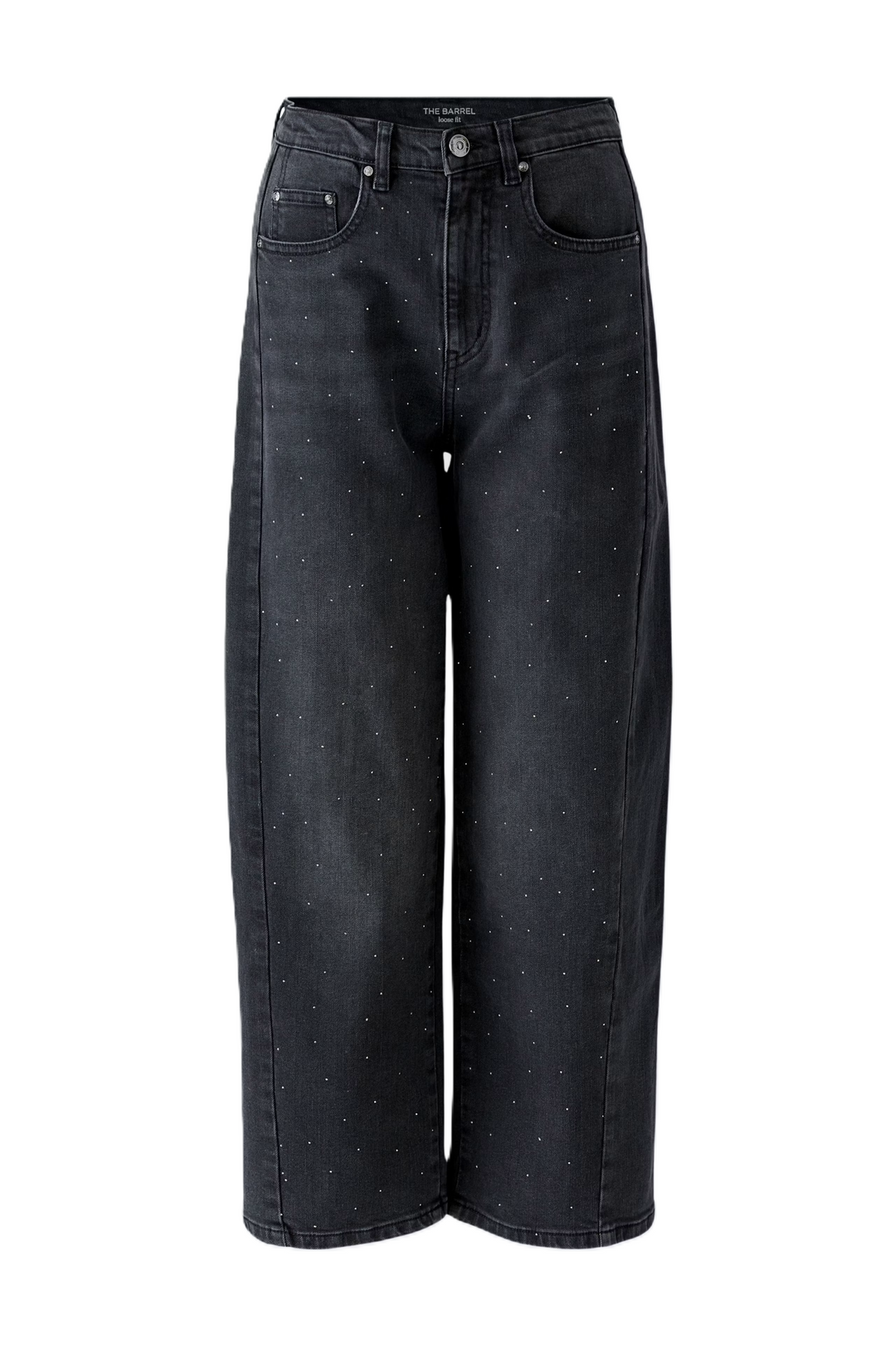 Jeans Oui in Dark Grey Denim. Elastischer Denim mit Mid Rise und lockerem Barrel Fit. Verkürzte Länge mit funkelnden Hotfix-Steinen auf der Vorderseite. 5-Pocket-Design mit Gürtelschlaufen sowie Knopf- und Reißverschluss.