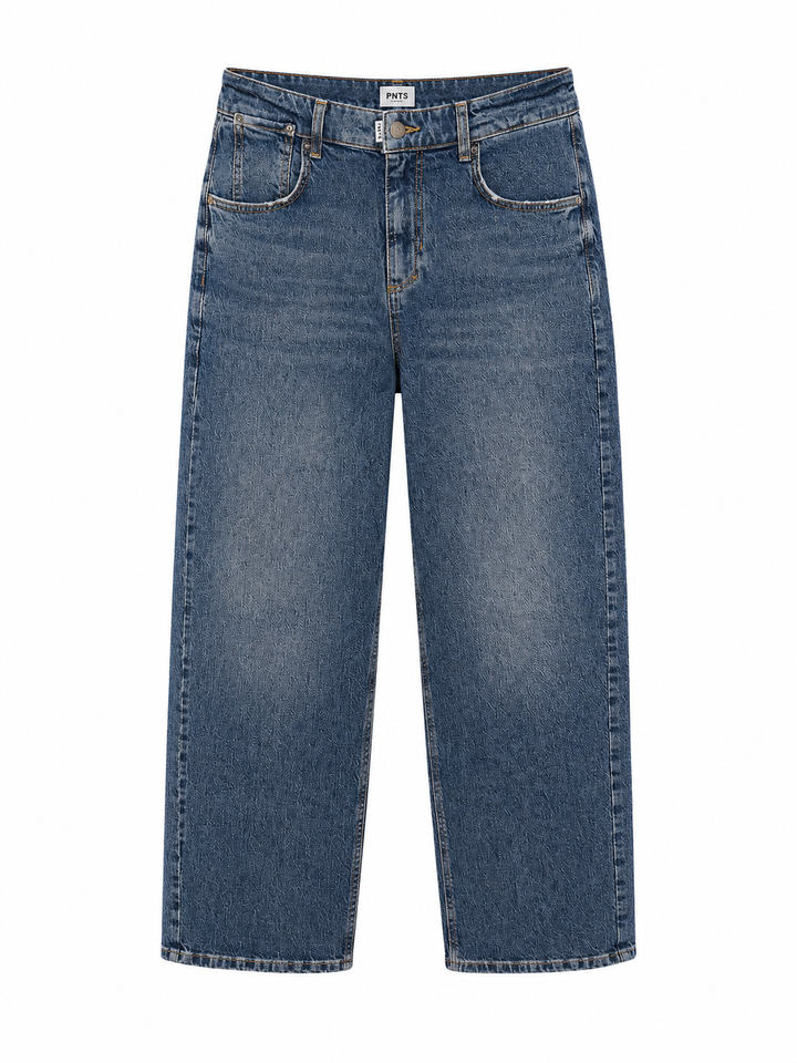 Jeans PNTS 38_THE SUPER B. Jeans in dunkelblau mit Riegel auf der Rückseite und langem geraden Bein. Reißverschluss und 5-Pocket Style. 