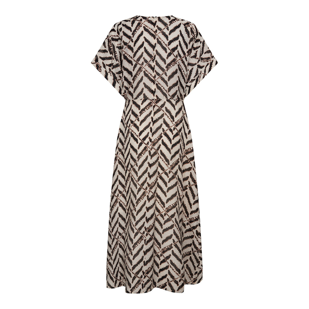 Kleid Co'Couture MemphisCC Dress. Schönes Sommerkleid mit überschnittenem Ärmel. Das Kleid hat einen tollen Print, der in zarten Brauntönen gehalten ist. Es ist mittellang und besteht aus einer leichten und luftigen Ware. Das Kleid ist tailliert geschnitten und hat auf der Rückseite einen langen Zip. 