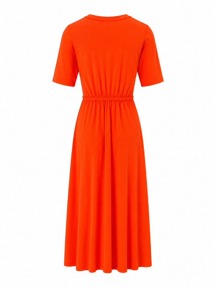 Farm Rio ARTSY FLORA Dress in rot. Mittelanges und leicht ausgestelltes Kleid in T-Shirt Ware. Das Kleid hat einen Rundhalsausschnitt und halblange Ärmel. An der Taille hat es zwei Cut-Outs. Dadurch scheint etwas Haut durch und macht das Kleid zu einem Highlight. 