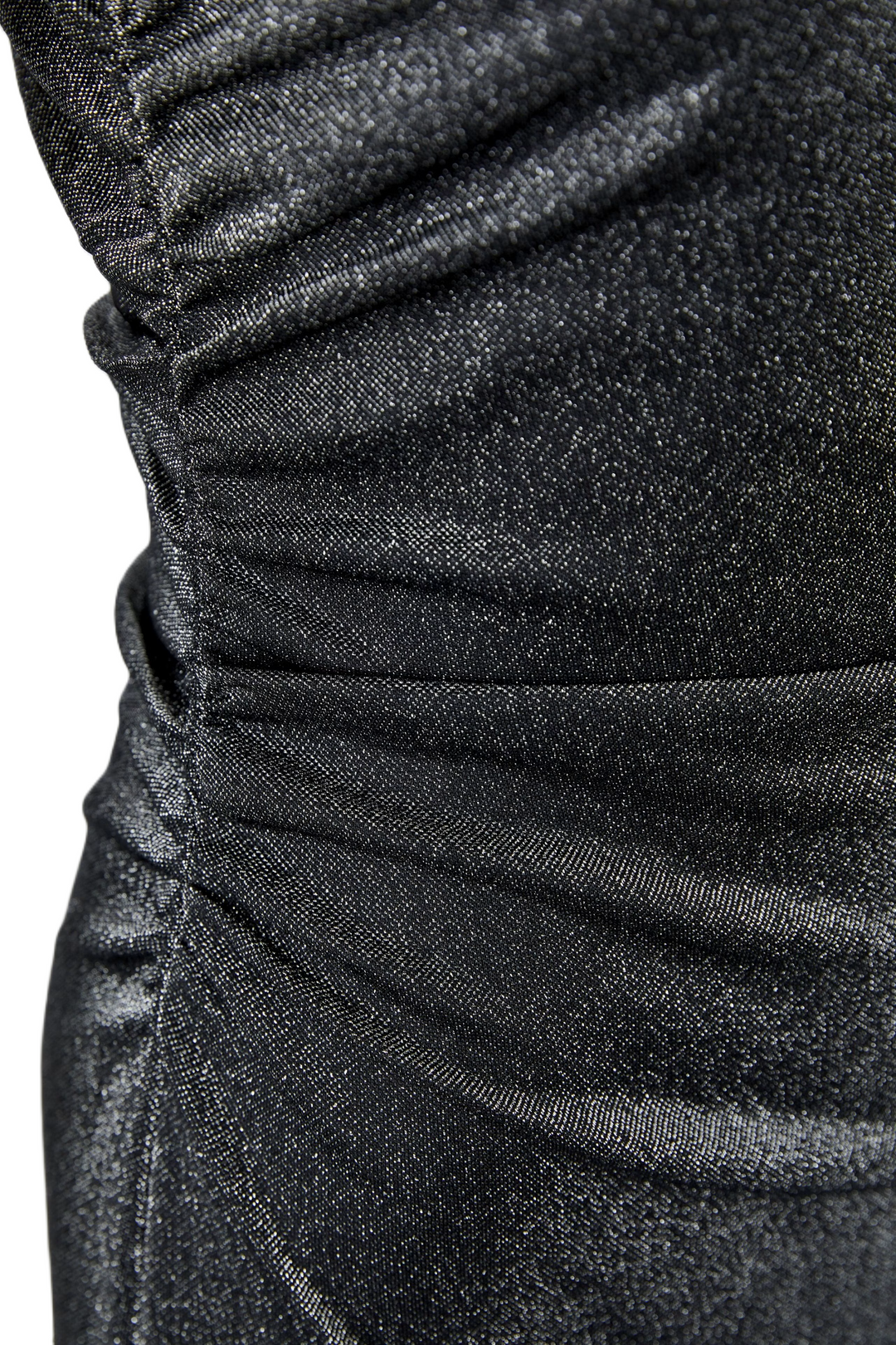 Kleid Oui in Silber-Schwarz. Jersey mit Glanzgarn und funkelnder Optik. Figurbetonter Maxi-Schnitt mit Raffungen an Hüfte und Schulter. Kurzer Stehkragen und ärmelloses Design. Mit Jerseyfutter.