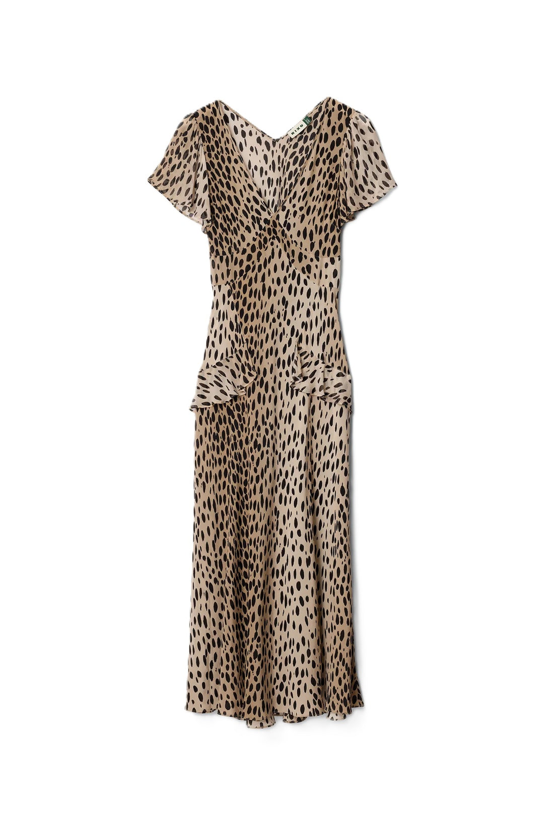 Kleid Rixo Evie in Antelope Spot Black. Das Kleid ist ein feminines Seidenkleid aus leichtem Crêpe de Chine. Das Modell besticht durch verspielte Georgette-Rüschen, einen BH-freundlichen V-Ausschnitt und ein verstellbares Taillenband, das die Figur sanft betont. Mit seiner Empire-Taille und dem charakteristischen Schrägschnitt fällt das Kleid unter der Brust leicht anliegend und ab der Taille locker und fließend. 