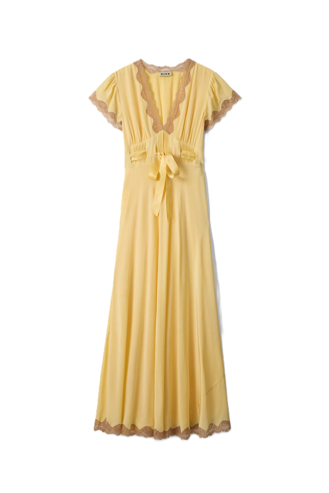 Kleid Rixo Marlice butter yellow in buttergelb. Das Kleid aus leichtem Seiden-Crêpe de Chine überzeugt mit einer eleganten, fließenden Silhouette. Der tiefe V-Ausschnitt, die Empire-Taille mit verstellbarem Satintaillenband und feinen Spitzenborten unterstreichen den femininen Charakter des Designs. Reisverschluss seitlich. 