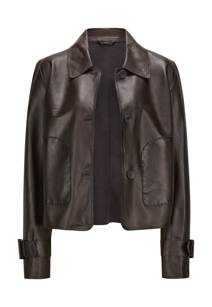 Dunkelbraune Lederjacke von Milestone. Sie hat einen Hemdkragen und einen Knopfverschluss.