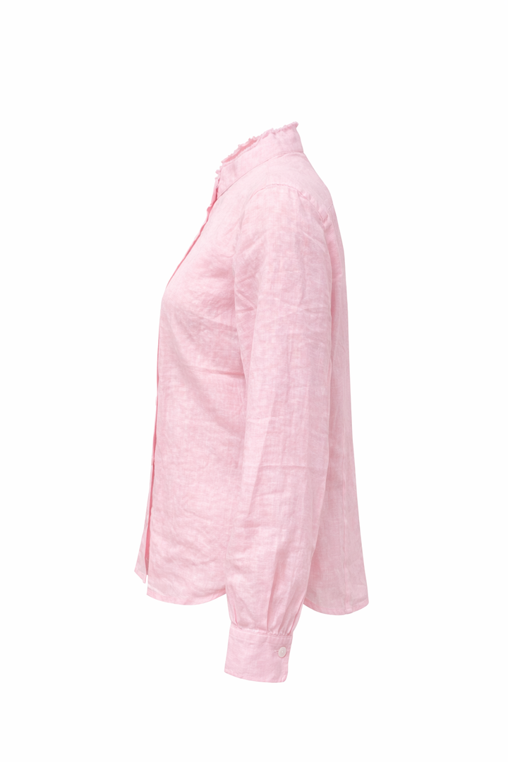 Leinenhemd The White Shirt in rosa. Dieses sommerliche Leinenhemd überzeugt mit seiner leichten Qualität und einer entspannten, modernen Ausstrahlung. Der hohe, ausgefranste Kragen setzt einen besonderen Akzent, Durchgehende Knopfleiste, Einknopf-Manschetten und Rückenfalte.