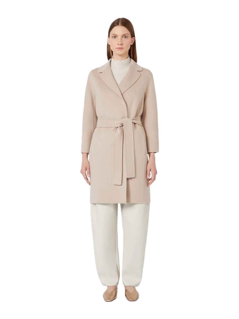 Mantel von S Max Mara ARONA in creme. Die Jacke hat einen Gürtel und Kragen. Wintermantel aus Doubleface. 