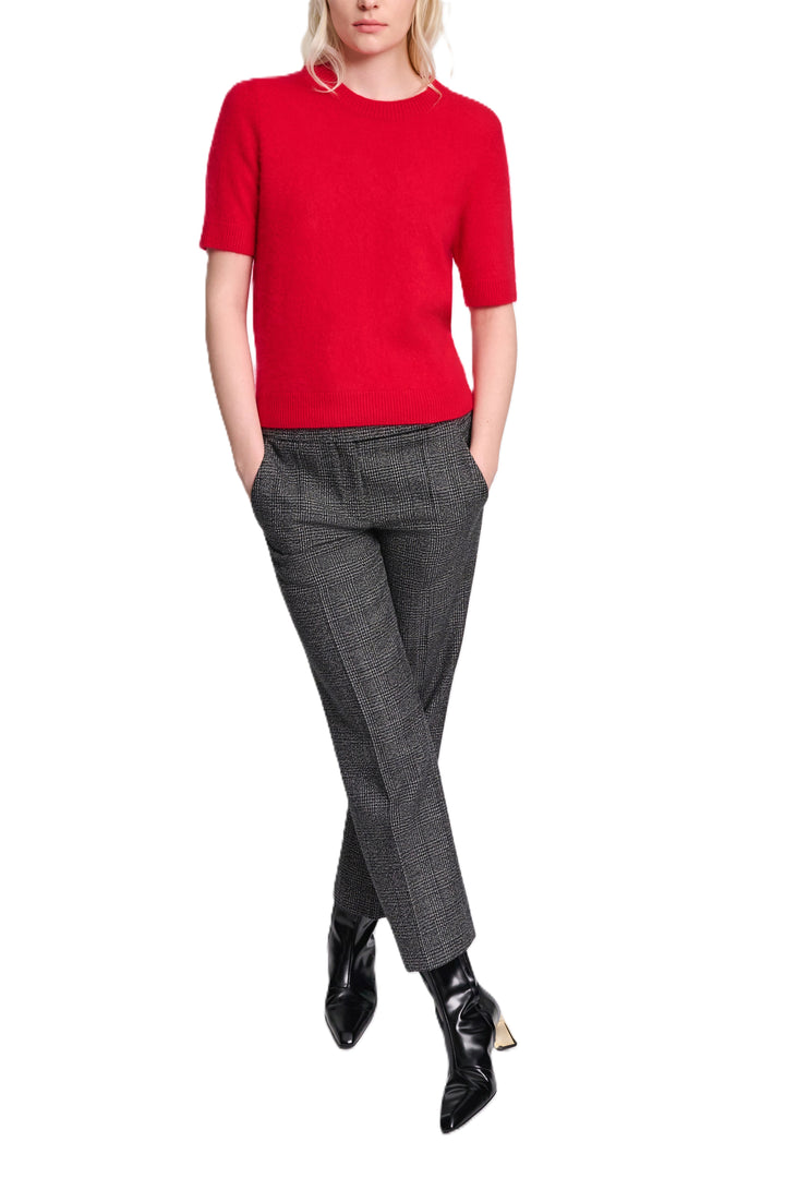 Pullover von Dorothee Schumacher FLUFFY STATEMENTS pullover in rot. Der Pullover hat einen Halbarm und einen Rundhalsausschnitt. 