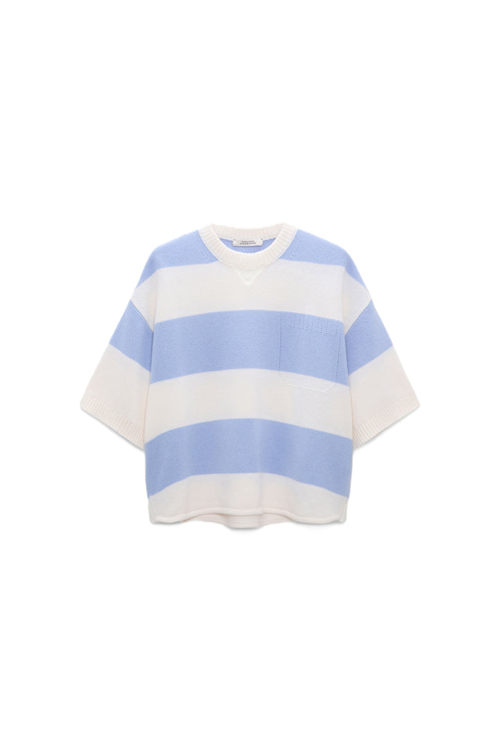 Pullover Dorothee Schumacher MODERN STATEMENTS. Der Pullover überzeugt im entspannten T-Shirt-Style aus weichem Merino-Kaschmir-Wollmix. Zweifarbige Blockstreifen, eine raffinierte Trompe-l’Oeil-Tasche aus Pointelle sowie feine Baumwoll-Details an Halsloch und Seitennähten in hellblau ecru.