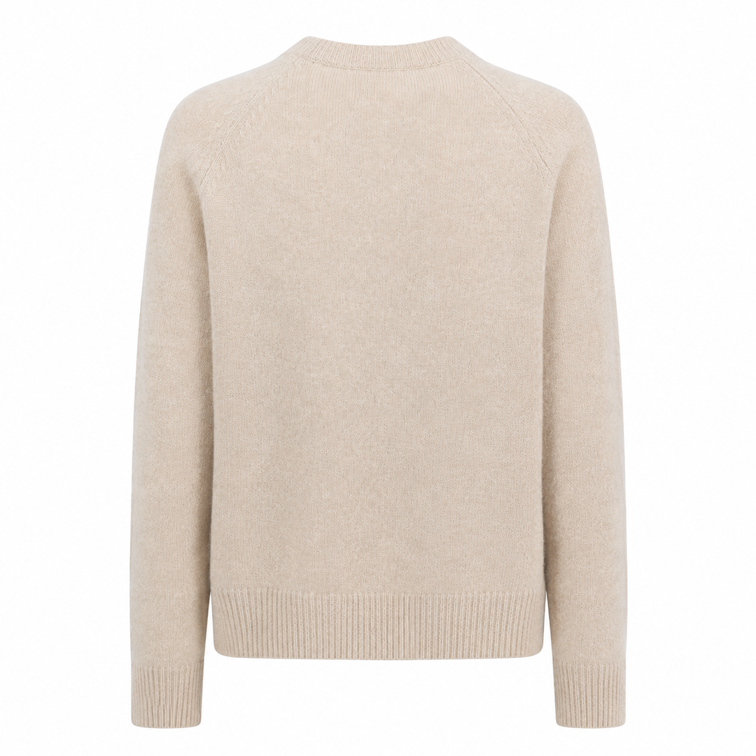 Basic Sweater von Handmade aus weichem Kaschmir-Seide-Mix mit Rundhalsausschnitt, langen Ärmeln und Rippbündchen, erhältlich in Braun, Grau und Beige.