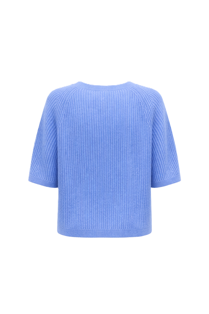Handgemachter Stickpullover von Handmade mit halblangen Ärmeln und Rundhalsausschnitt. Aus weicher Kaschmir Seide Qualität in blau, passend zu Frühling und Sommer Outfits.