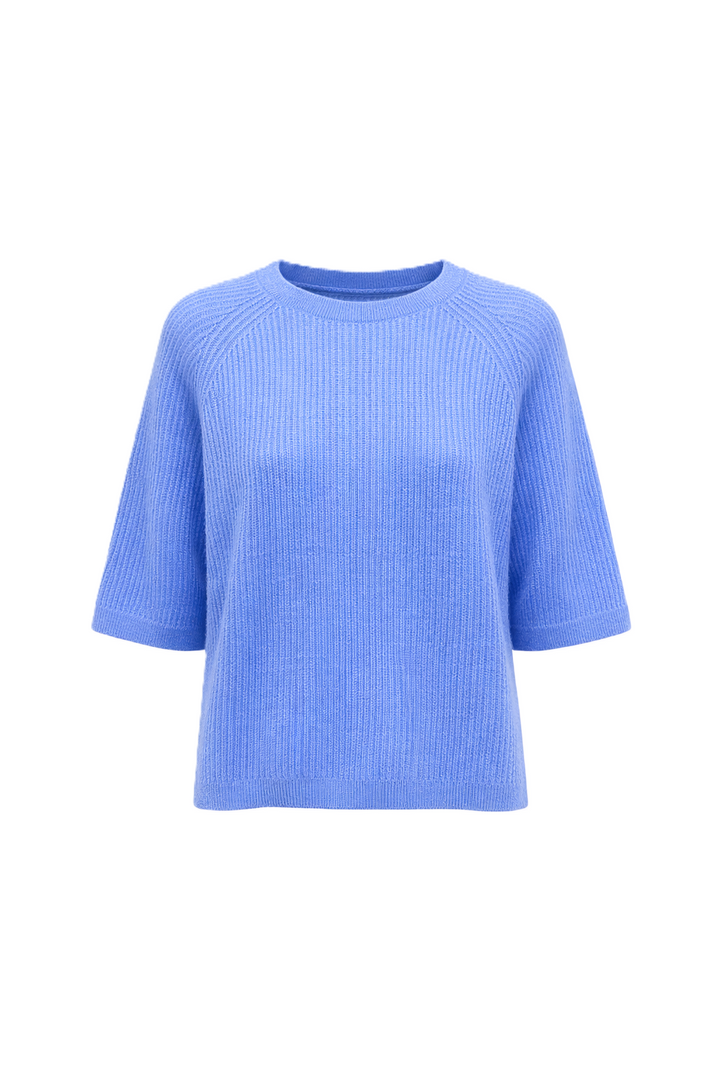 Handgemachter Stickpullover von Handmade mit halblangen Ärmeln und Rundhalsausschnitt. Aus weicher Kaschmir Seide Qualität in blau, passend zu Frühling und Sommer Outfits.