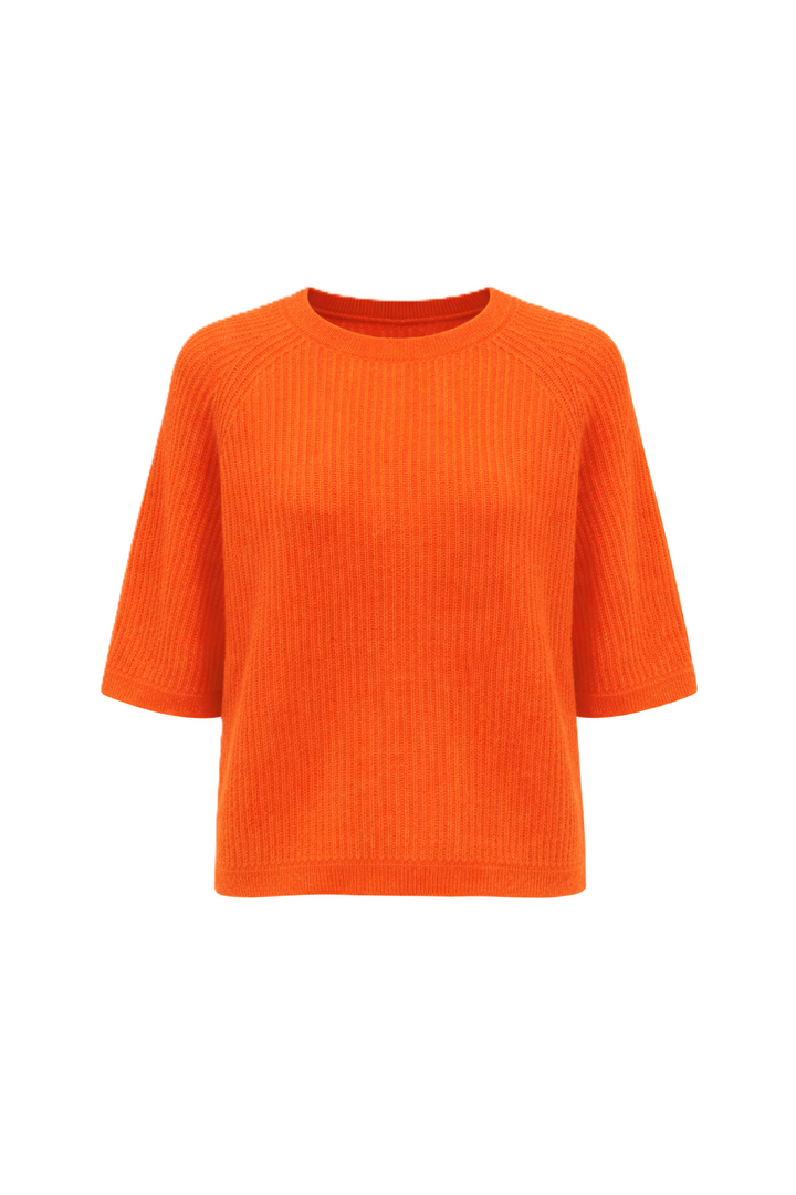 Handgemachter Stickpullover von Handmade mit halblangen Ärmeln und Rundhalsausschnitt. Aus weicher Kaschmir Seide Qualität in korall-orange, passend zu Frühling und Sommer Outfits.