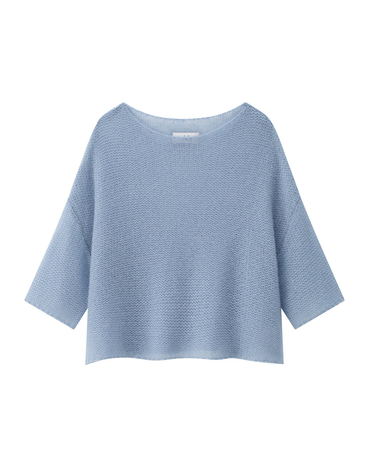 Pullover Lu Ren Bene Kaschmir Seide. Sehr weicher Strick mit Rundhalsausschnitt und 3/4 Ärmeln in locker gestrickter Ware in mittelblau. 