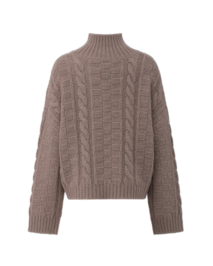Beige-brauner Pullover JADE von Luren aus Kaschmir-Seide mit Zopfstrick, Oversize-Passform und hohem Stehkragen.