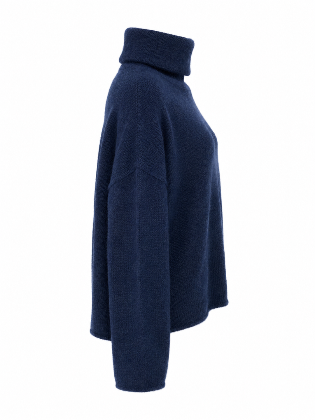 Dunkelblauer Strickpullover LIPSEN von Luren aus Kaschmir-Seide mit kuschelig weichem Strick, hohem Rollkragen und langen Ärmeln.