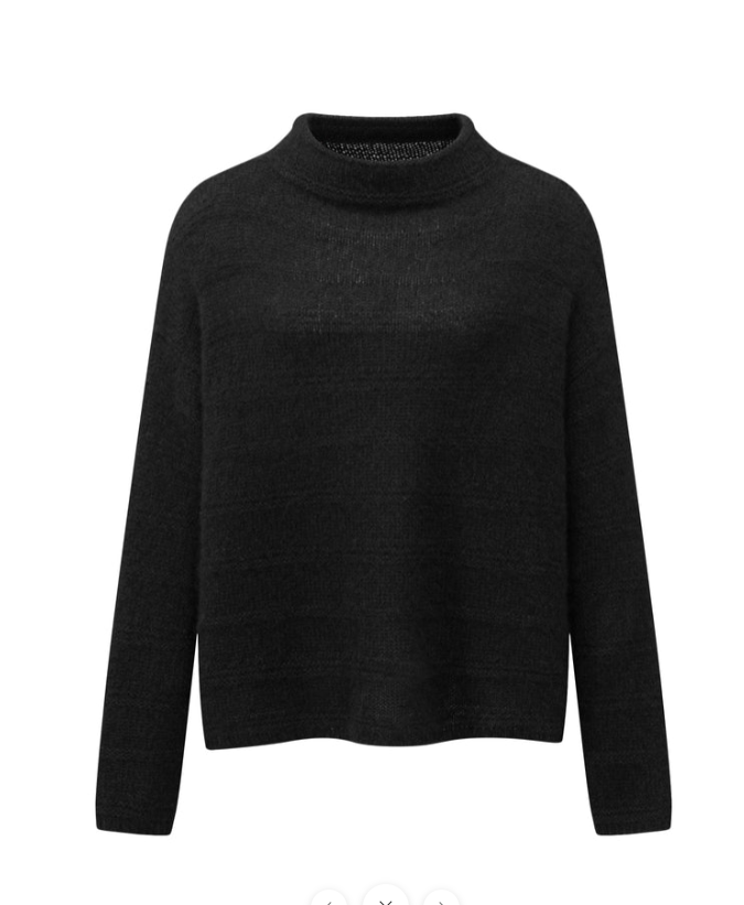 Strickpullover FRASER von Luren aus Kaschmir-Seide mit Rollkragen und verkürztem Schnitt in Schwarz.