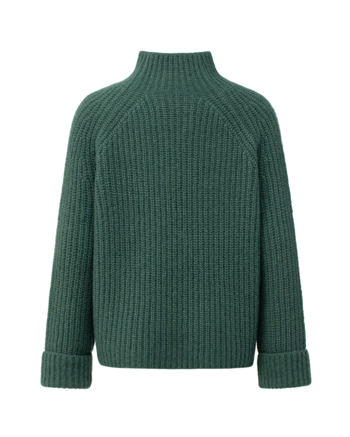 Emerald-grüner Strickpullover YUNA von Luren aus Kaschmir-Seide mit Stehkragen, Raglanärmeln und lockerer, leicht verkürzter Passform.