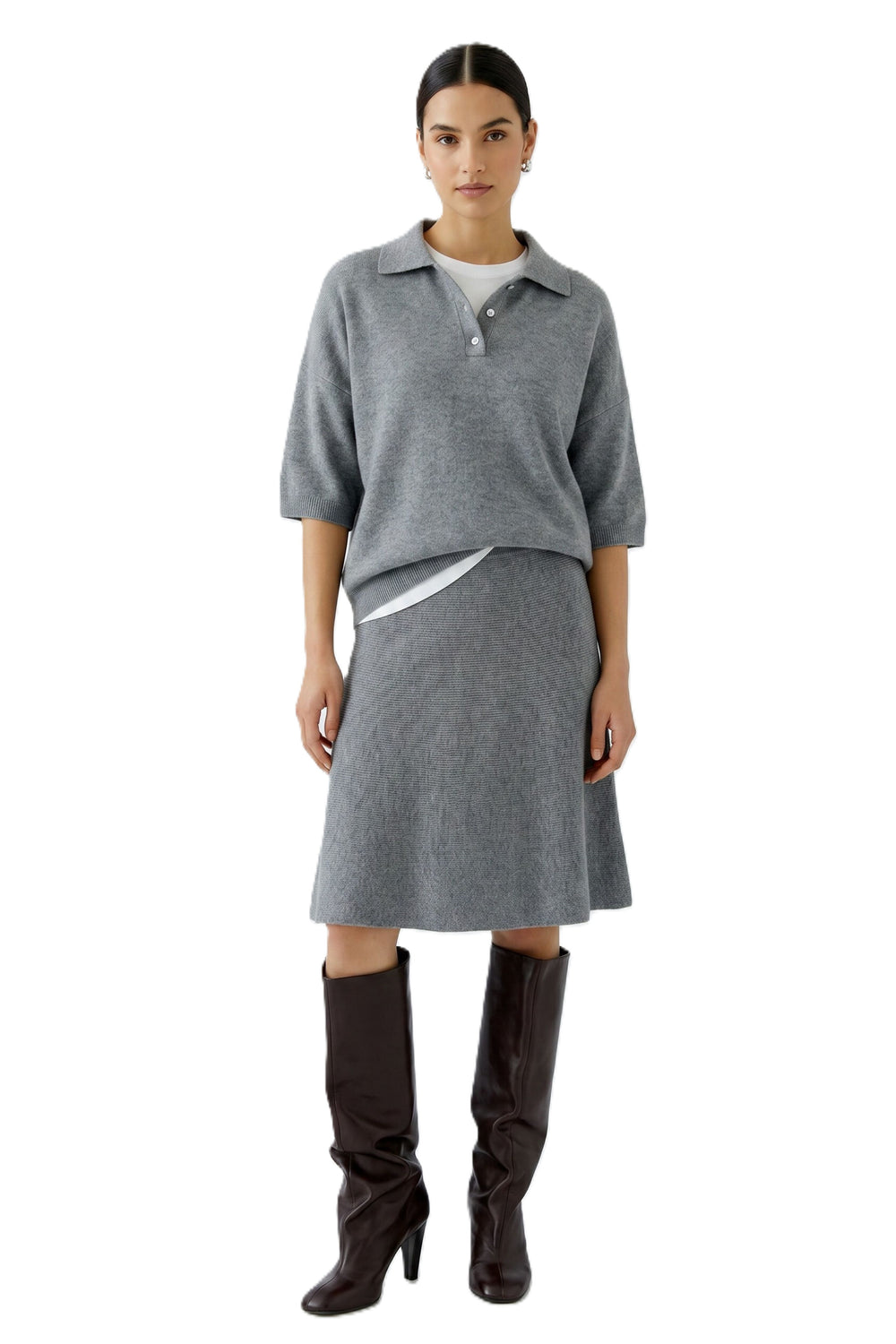 Grauer Polopullover von Oui aus Wolle-Modalmix mit Polokragen, Metallknöpfen und oversized verkürzter Passform.