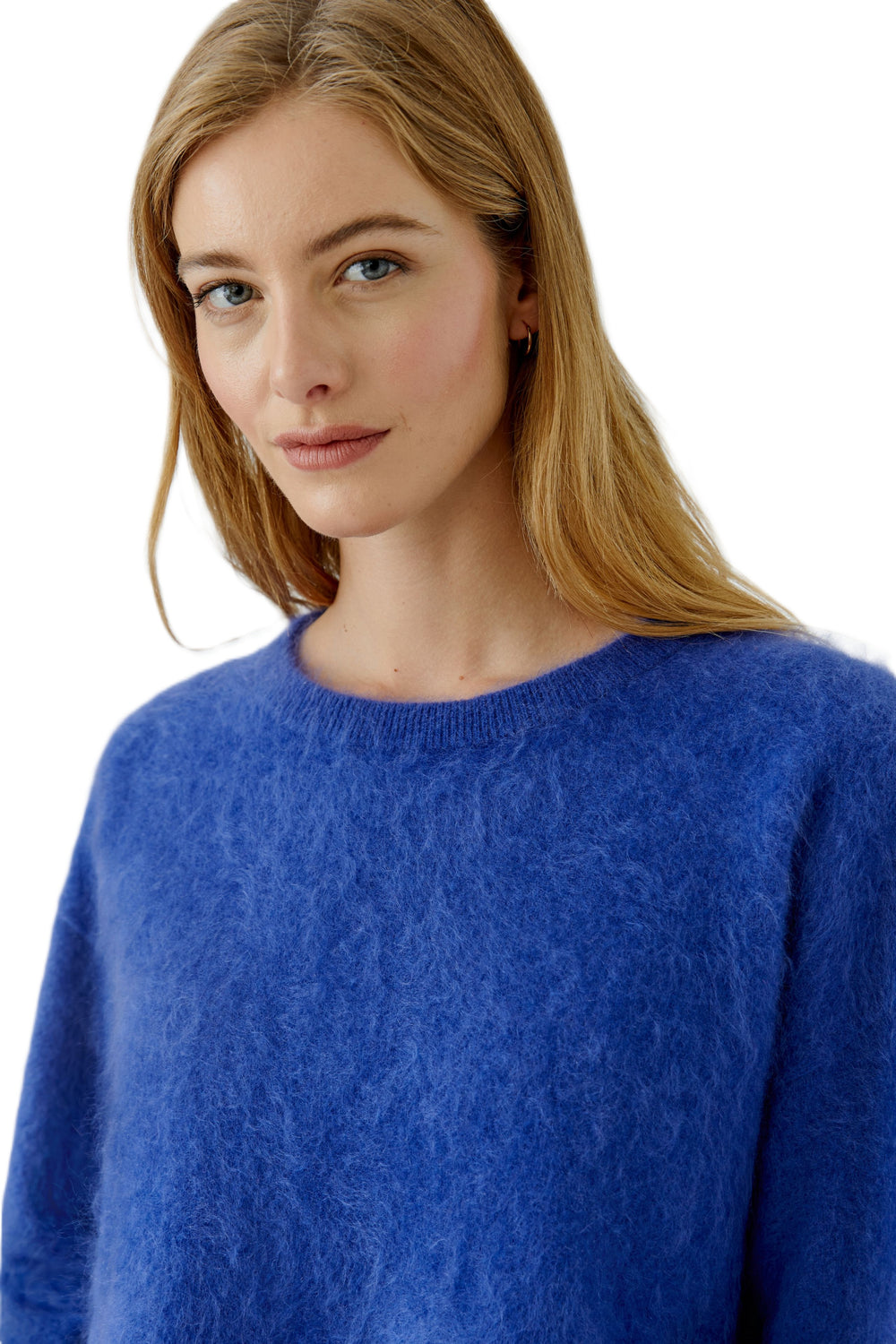 Pullover von Oui aus 100% Kaschmir in Brushed-Optik mit Rundhalsausschnitt und verkürztem Boxy Fit in Blau.