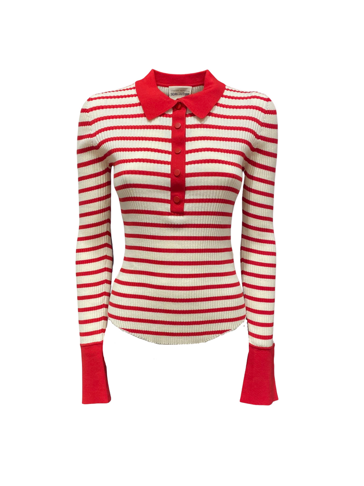 Pullover Semicouture POLO AIDA rot/weiß. Schmaler Rippenpullover mit Polokragen und halber Knopfleiste. Die Manschette ist dunkelblau und leicht aus ausgestellt. Der Pullover ist rot/ecru gestreift und ist sehr dehnbar. 