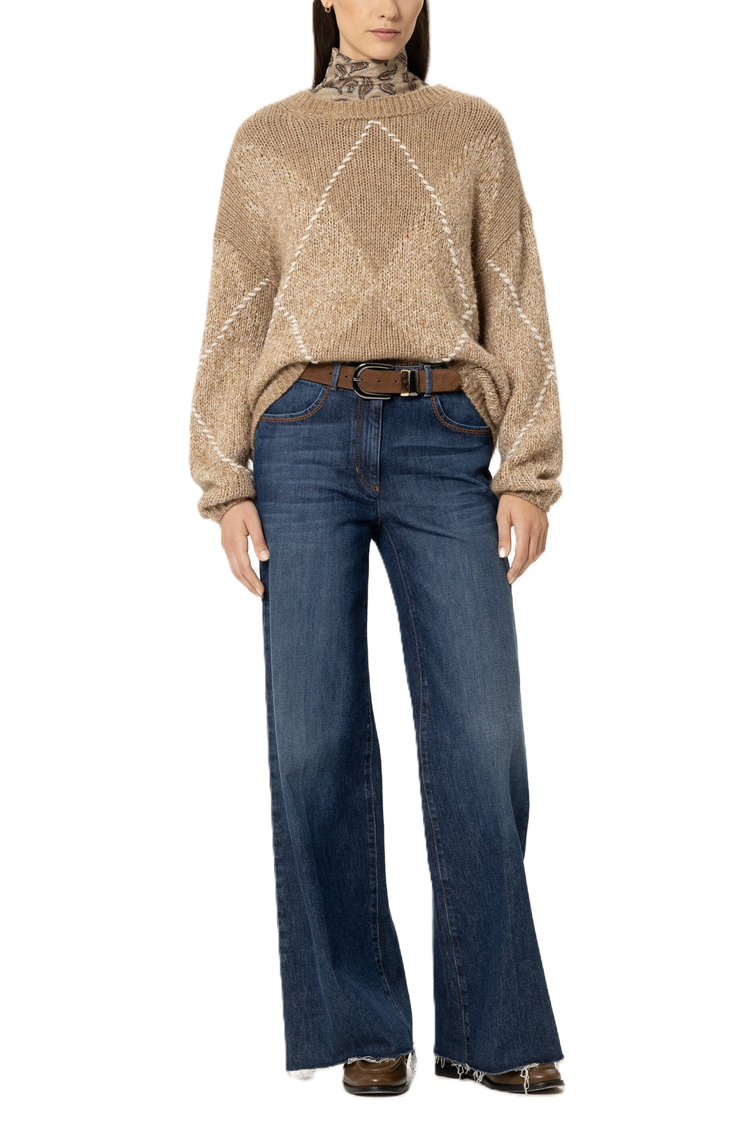 Pullover Luisa Cerano Turtleneck-Pullover mit Print. Dieser langärmlige Pullover in feiner Samt-Optik begeistert mit seinem dekorativen Allover-Ornamental-Print. Der angeschnittene Kragen, feine Babylock-Kanten und geraffte Ärmelabschlüsse verleihen dem Modell eine feminine Note.
